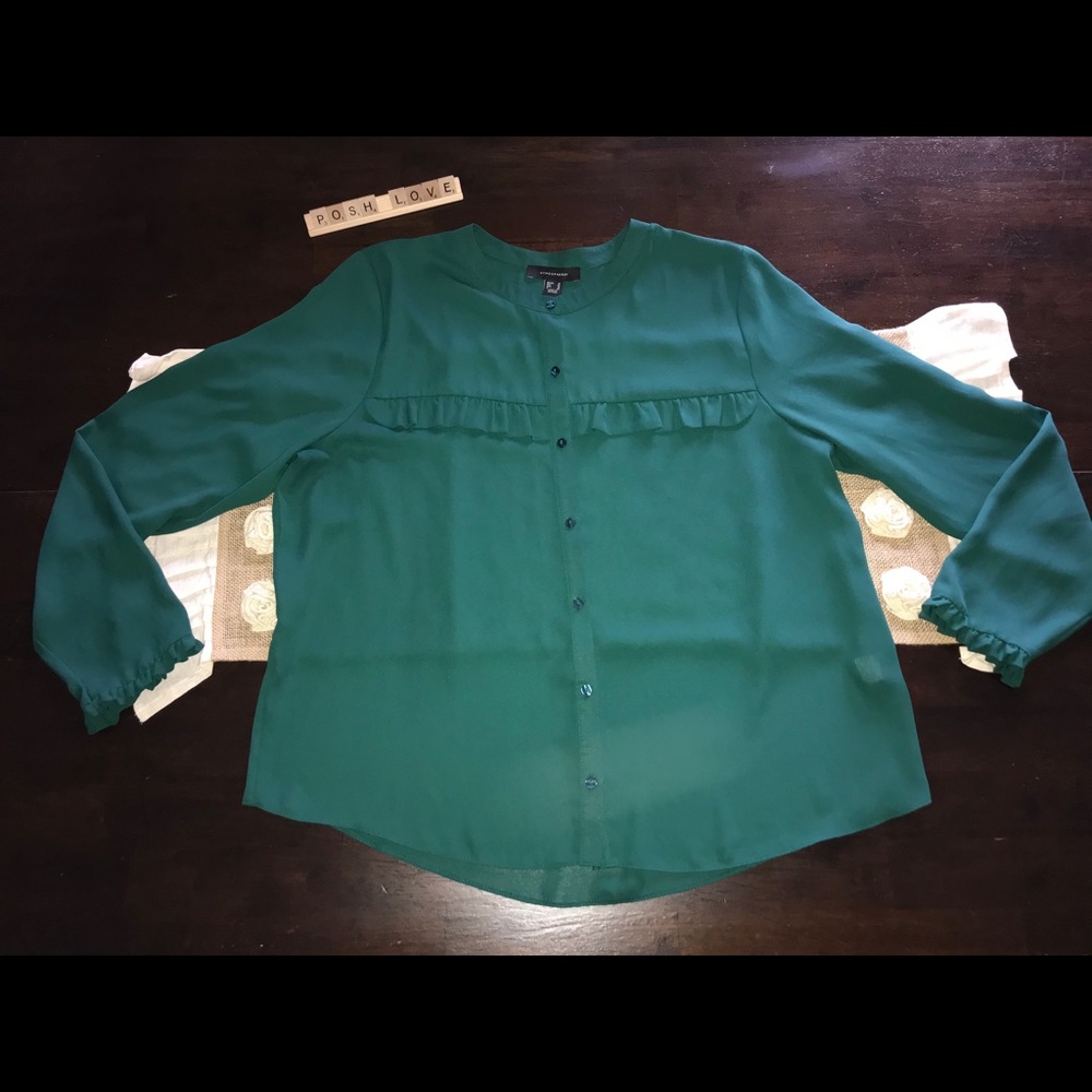 Beautiful Ruffled Button Down Blouse - EUC - Picture 8 of 8